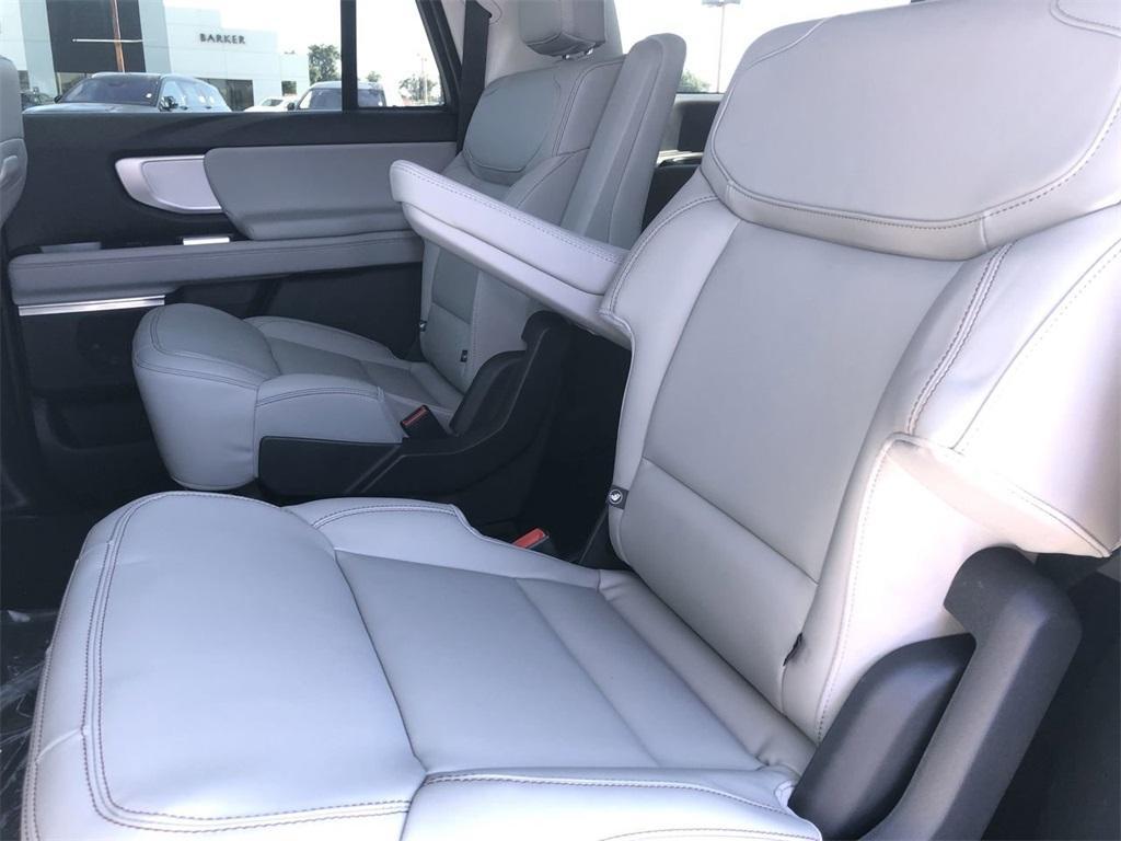 new 2025 Ford Expedition Max car, priced at $72,725