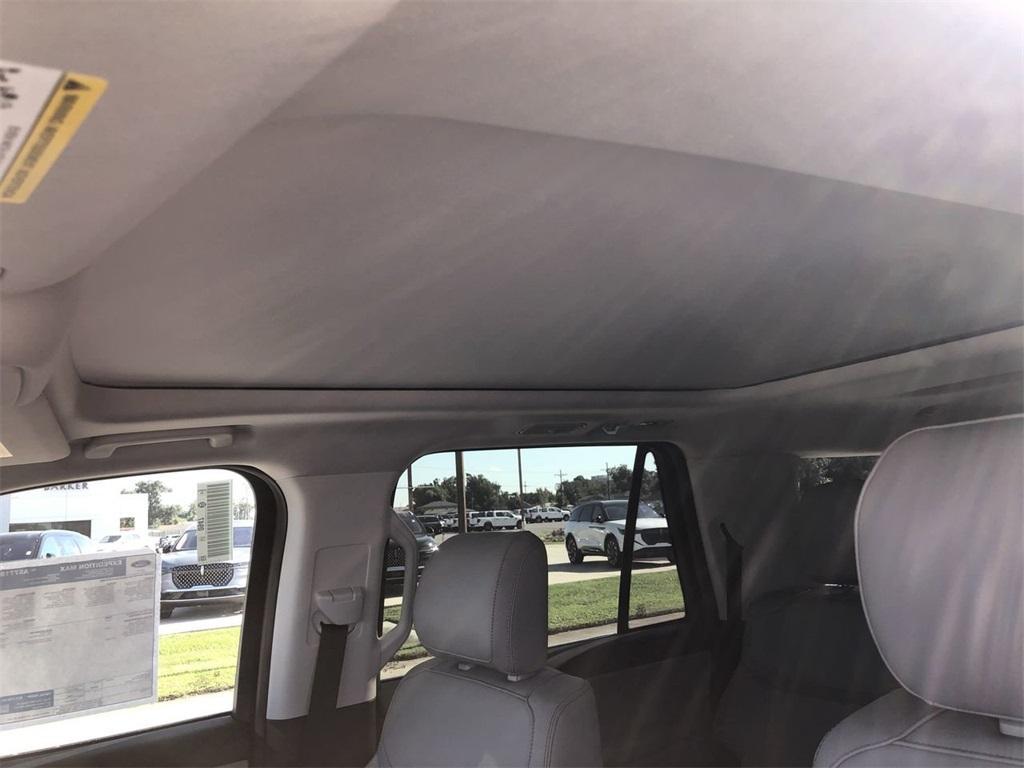 new 2025 Ford Expedition Max car, priced at $72,725