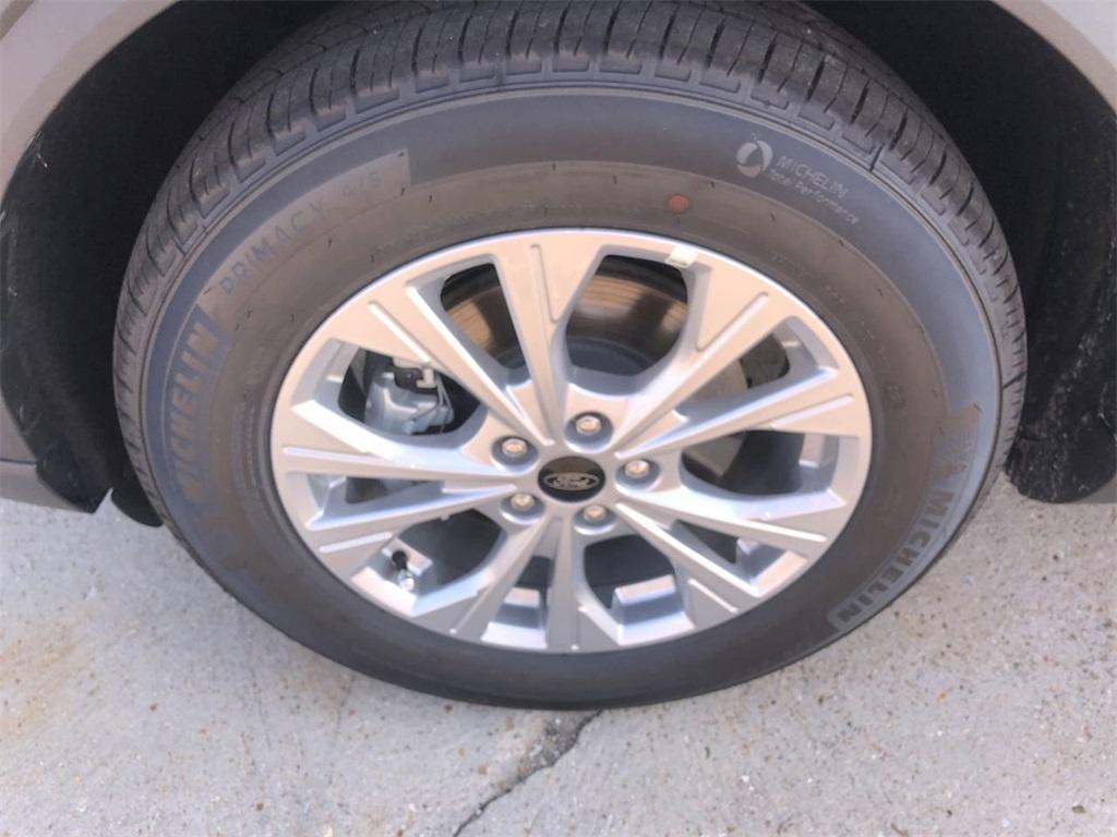 new 2025 Ford Escape car, priced at $30,728