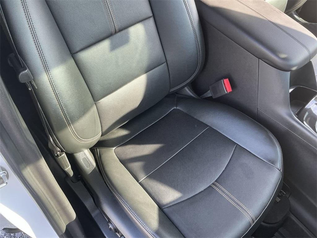 used 2022 Chevrolet Equinox car, priced at $25,304