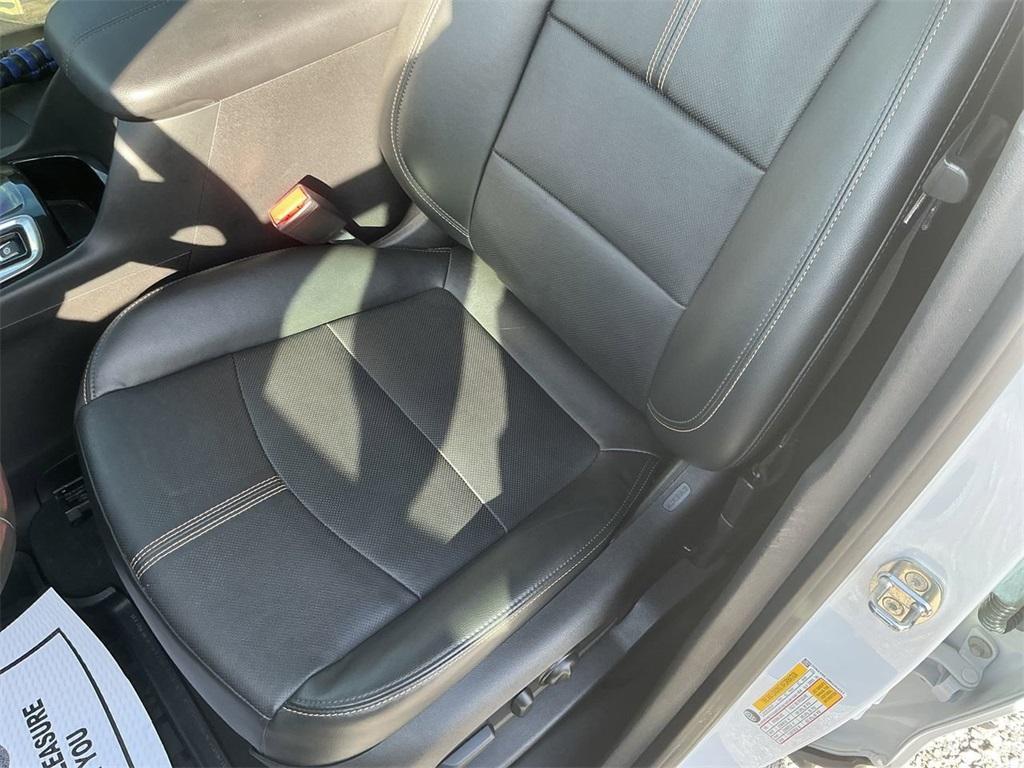 used 2022 Chevrolet Equinox car, priced at $25,304