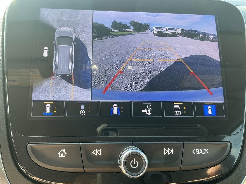 used 2022 Chevrolet Equinox car, priced at $25,304