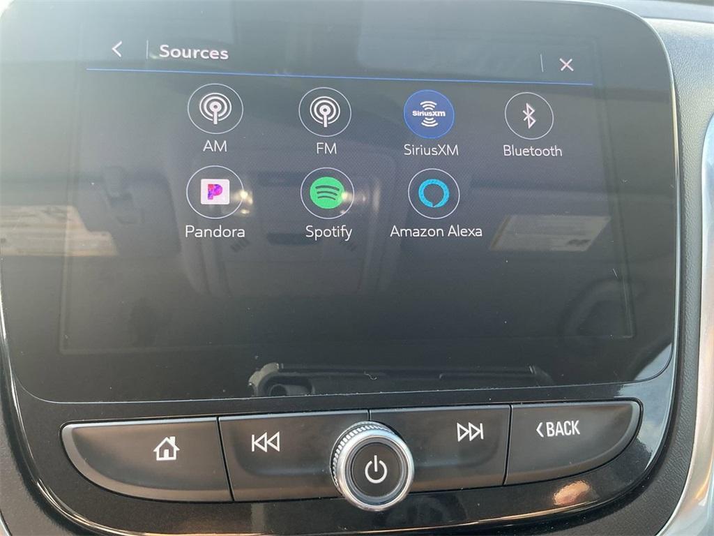 used 2022 Chevrolet Equinox car, priced at $25,304