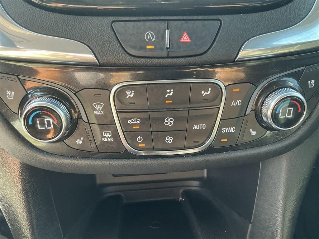 used 2022 Chevrolet Equinox car, priced at $25,304
