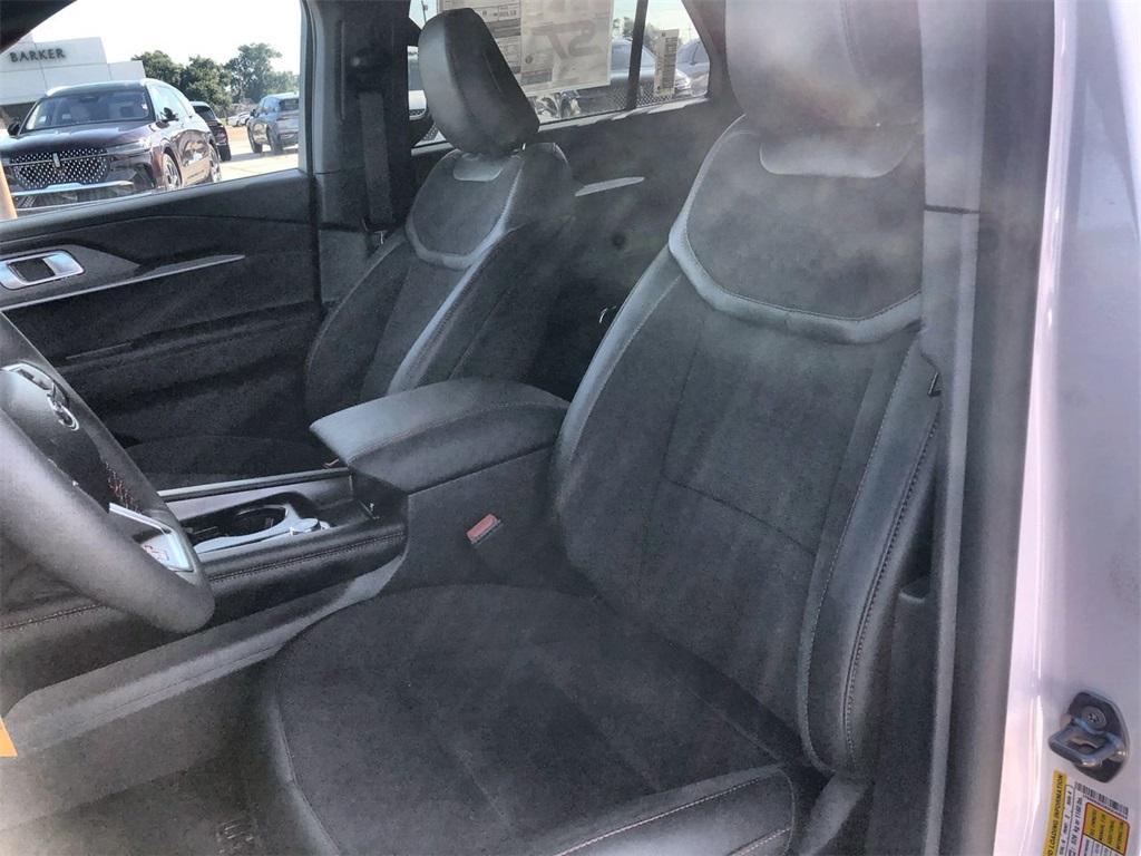 new 2025 Ford Explorer car, priced at $60,115