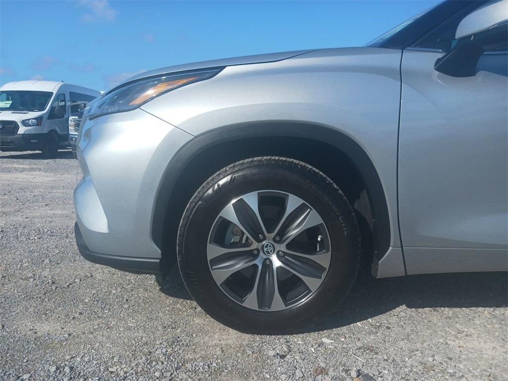 used 2023 Toyota Highlander car, priced at $39,979