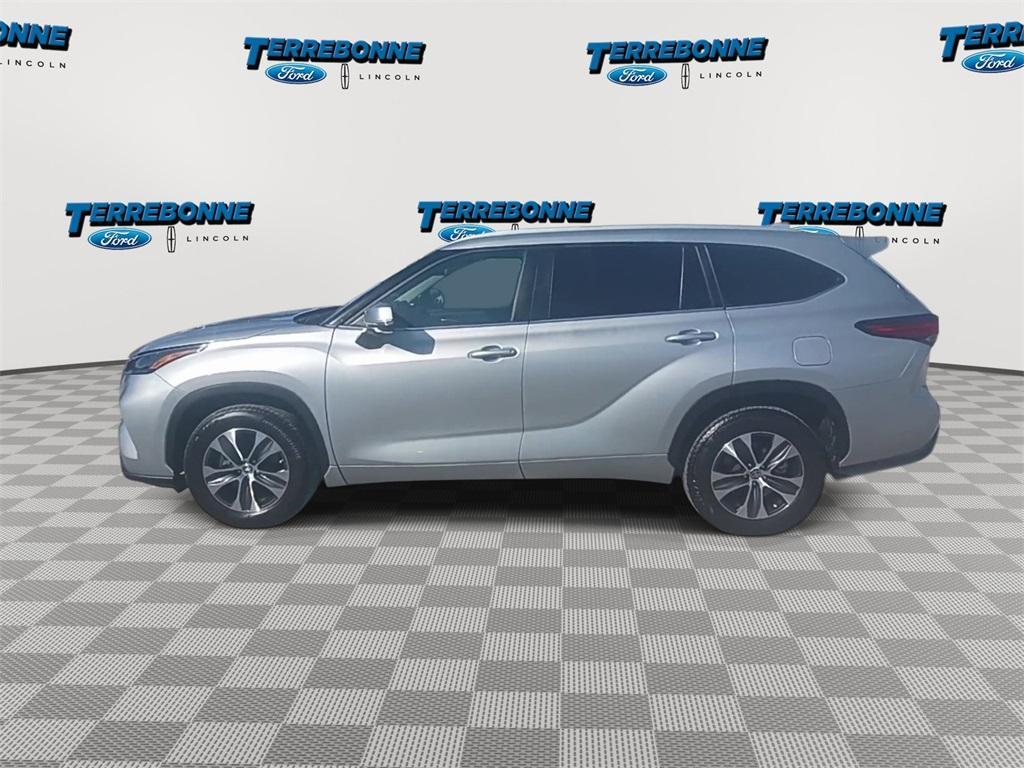 used 2023 Toyota Highlander car, priced at $39,979