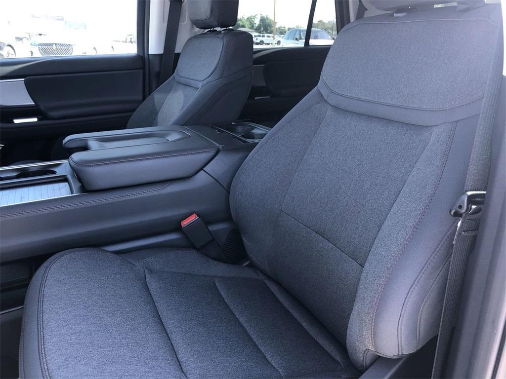 new 2025 Ford Expedition car, priced at $65,505