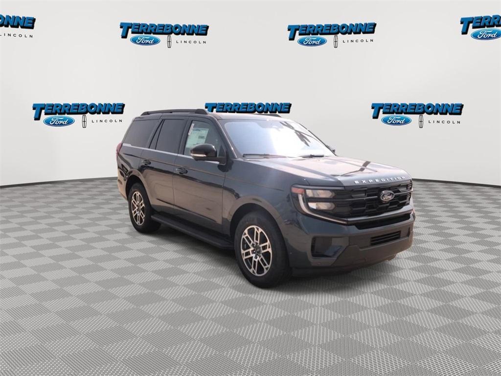 new 2025 Ford Expedition car, priced at $66,135