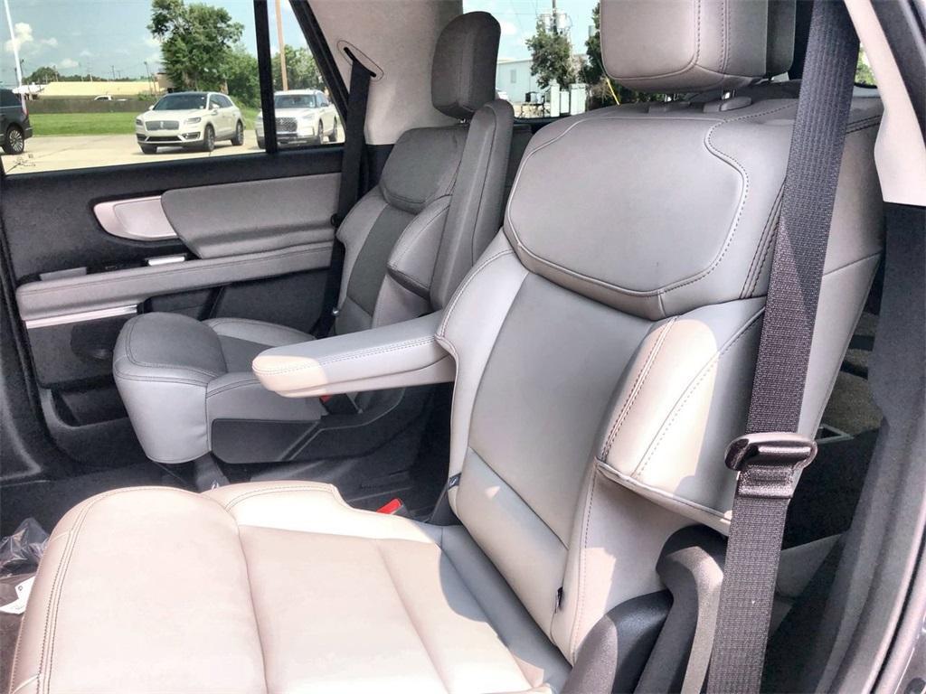new 2025 Ford Expedition car, priced at $66,135