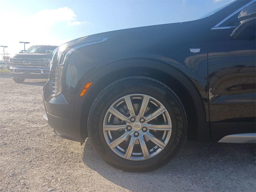 used 2022 Cadillac XT4 car, priced at $24,497