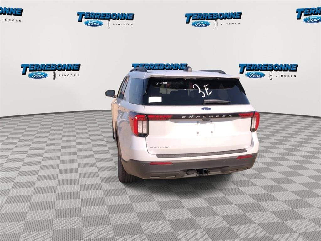new 2025 Ford Explorer car, priced at $40,885