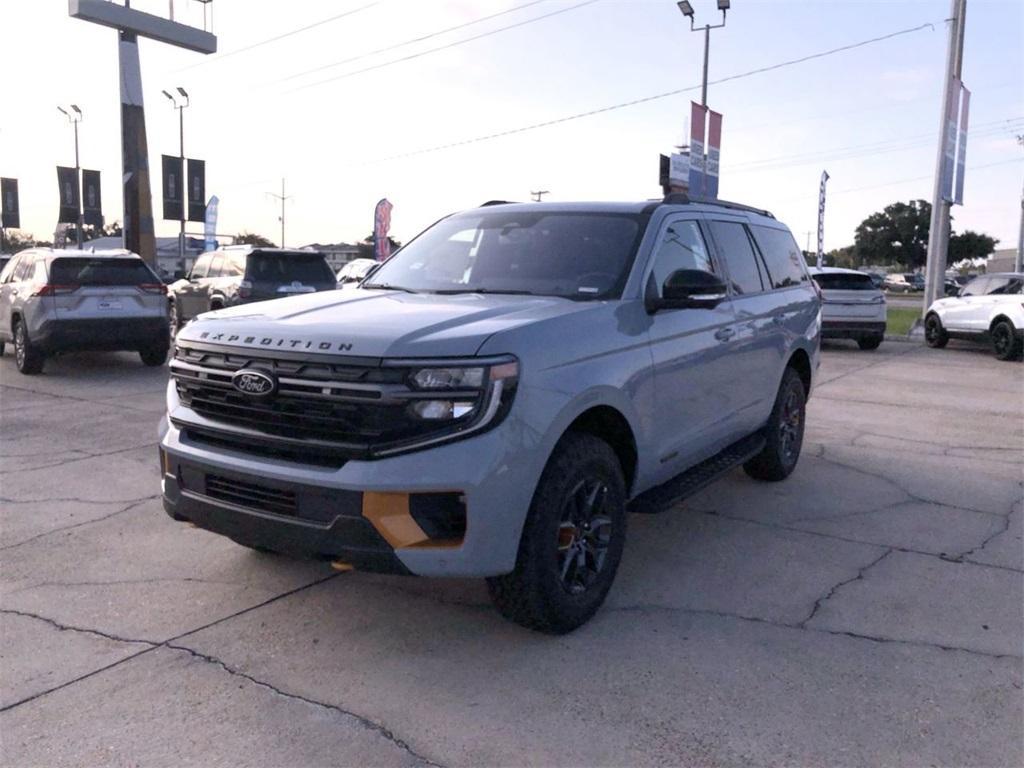 new 2025 Ford Expedition car, priced at $86,000