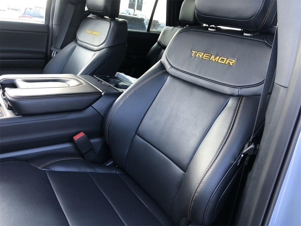 new 2025 Ford Expedition car, priced at $86,000