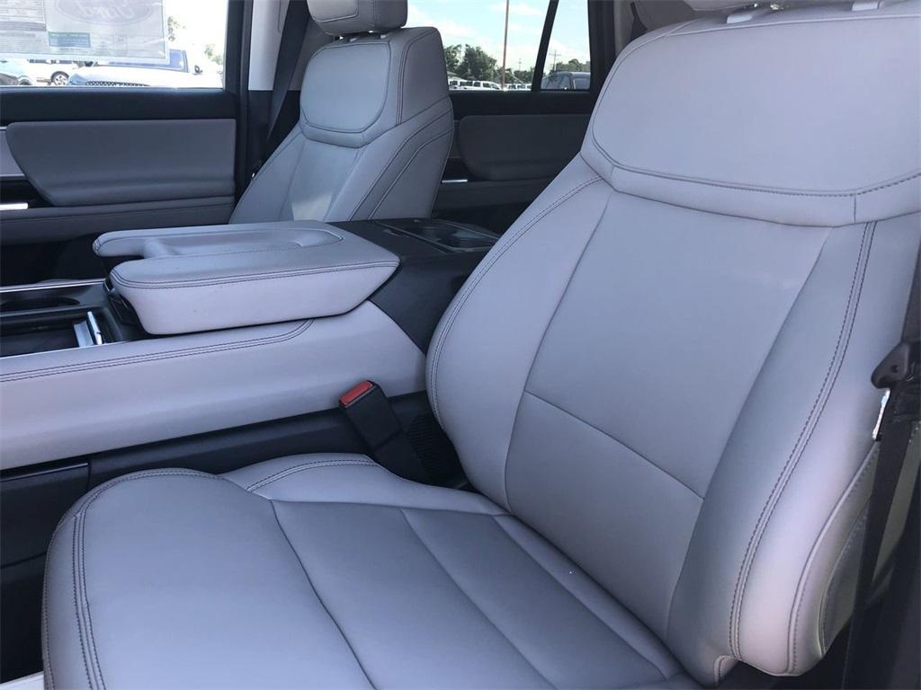 new 2025 Ford Expedition Max car, priced at $72,425