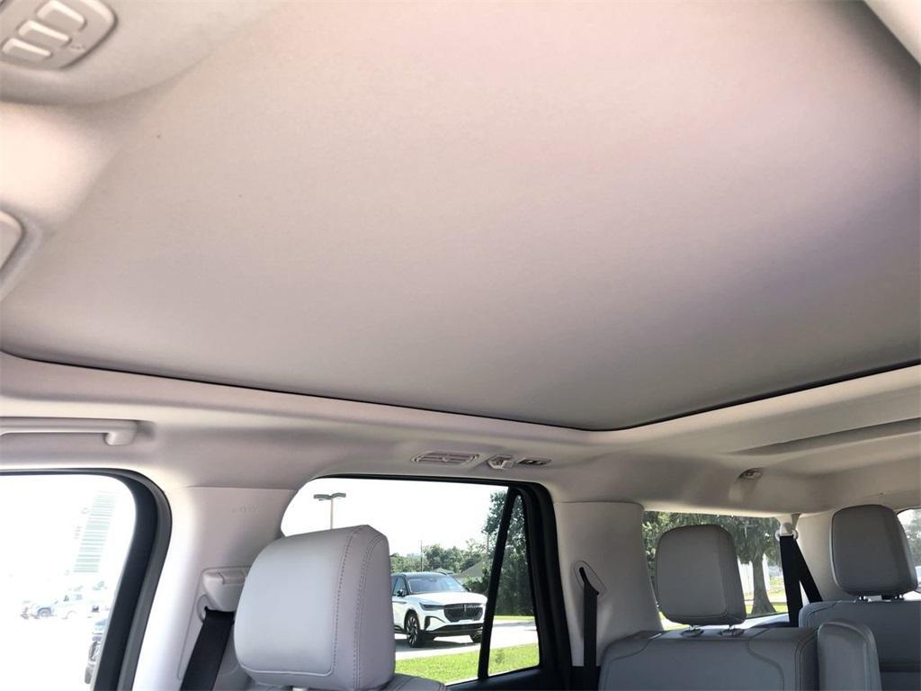 new 2025 Ford Expedition Max car, priced at $72,425