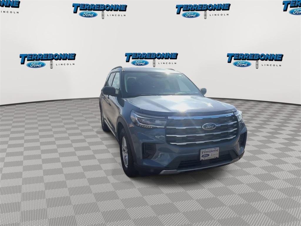 new 2025 Ford Explorer car, priced at $38,900