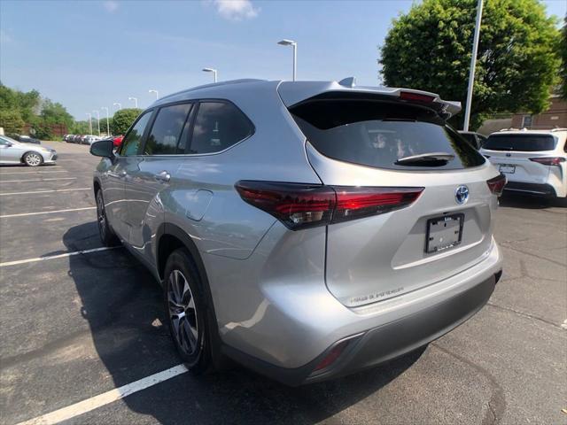 used 2024 Toyota Highlander Hybrid car, priced at $44,995