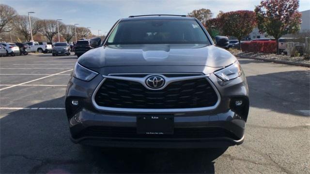 used 2023 Toyota Highlander car, priced at $34,995