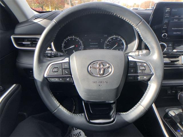 used 2021 Toyota Highlander car, priced at $35,995