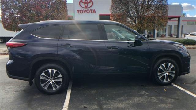 used 2021 Toyota Highlander car, priced at $35,995