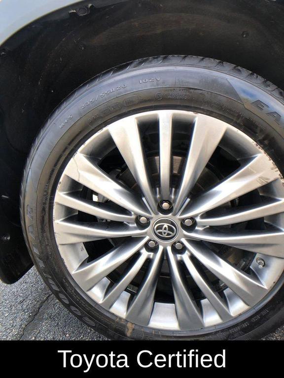 used 2022 Toyota Highlander car, priced at $40,995
