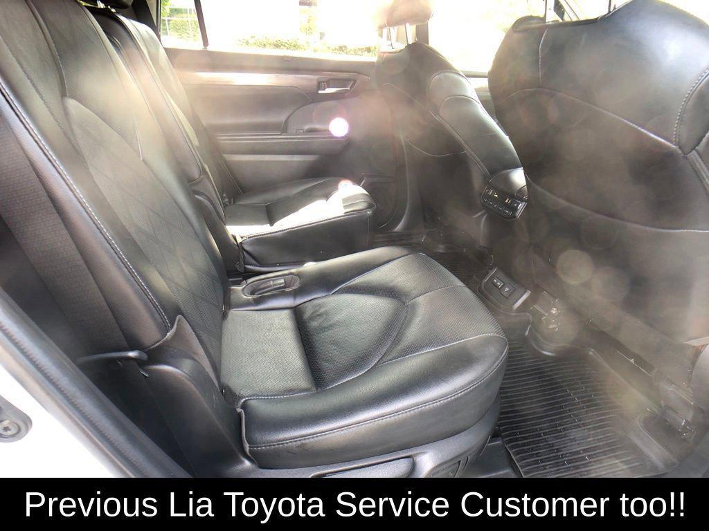 used 2022 Toyota Highlander car, priced at $40,995
