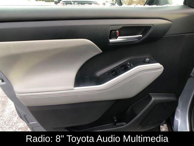 used 2024 Toyota Highlander car, priced at $43,995