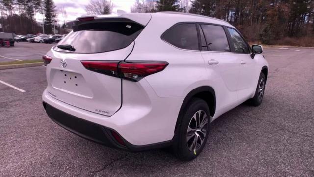 new 2025 Toyota Highlander car, priced at $47,608