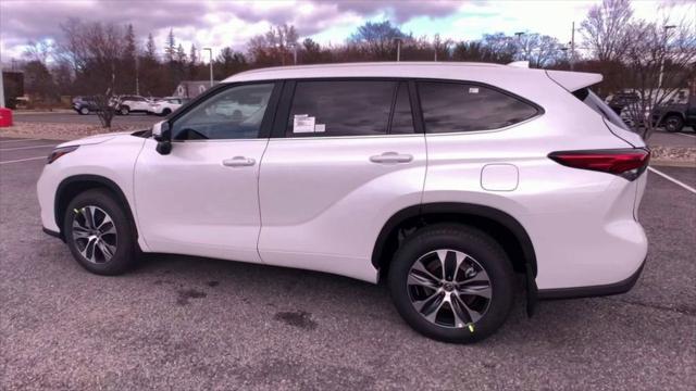 new 2025 Toyota Highlander car, priced at $47,608