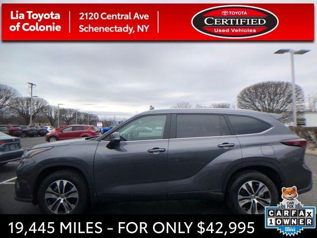 used 2024 Toyota Highlander car, priced at $42,995