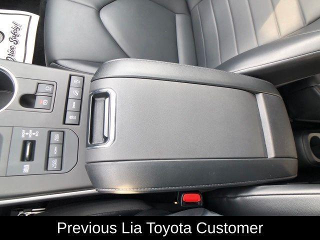 used 2022 Toyota Highlander car, priced at $33,995