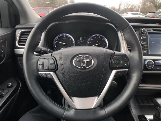 used 2016 Toyota Highlander car, priced at $22,995