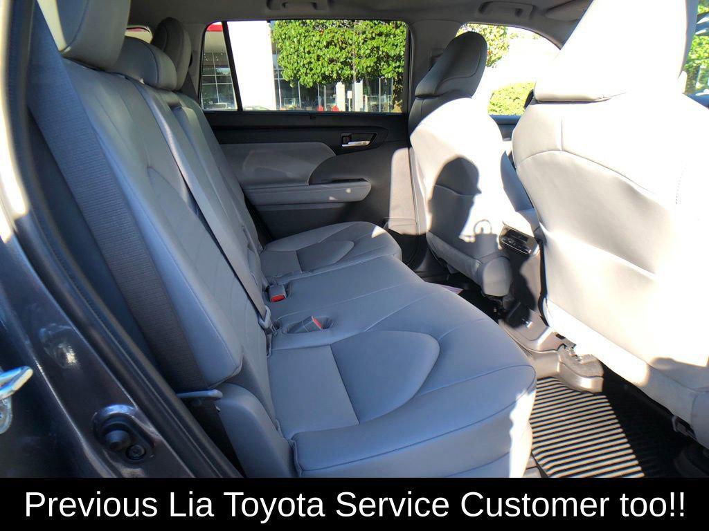 used 2022 Toyota Highlander car, priced at $35,995
