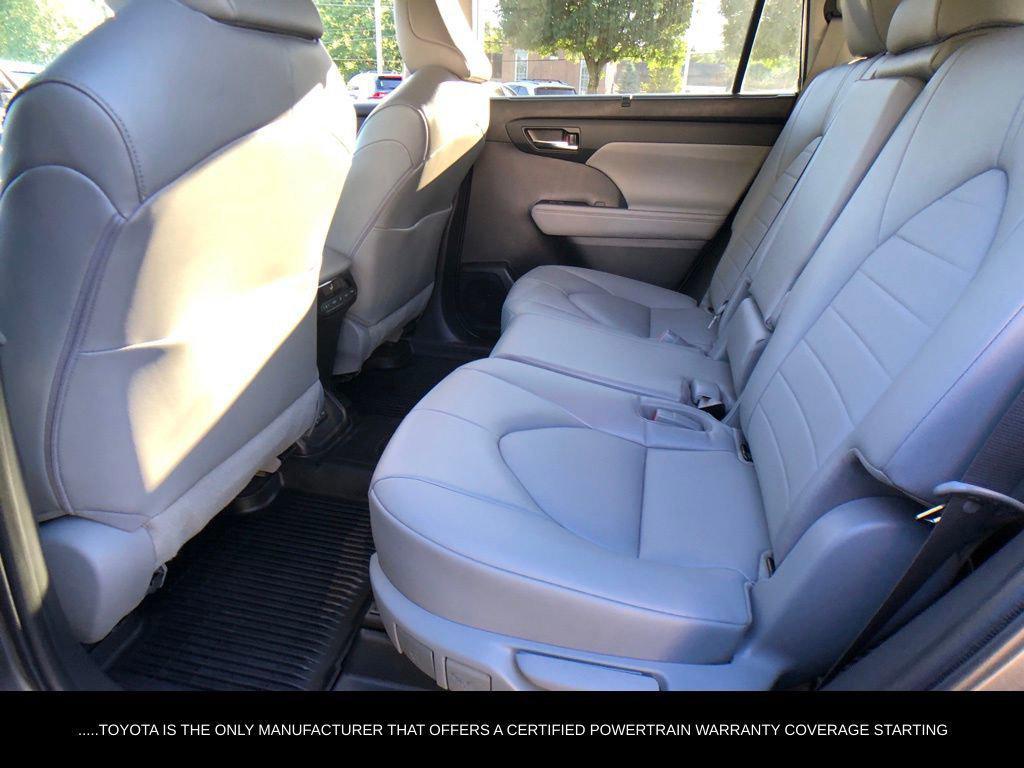 used 2022 Toyota Highlander car, priced at $35,995