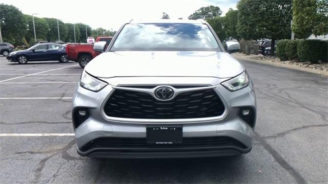 used 2022 Toyota Highlander car, priced at $35,491