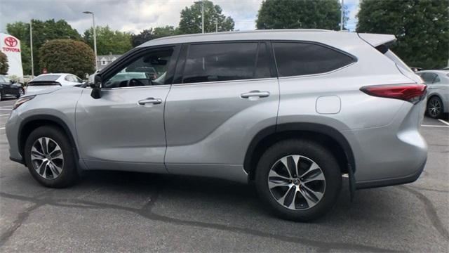 used 2022 Toyota Highlander car, priced at $35,491