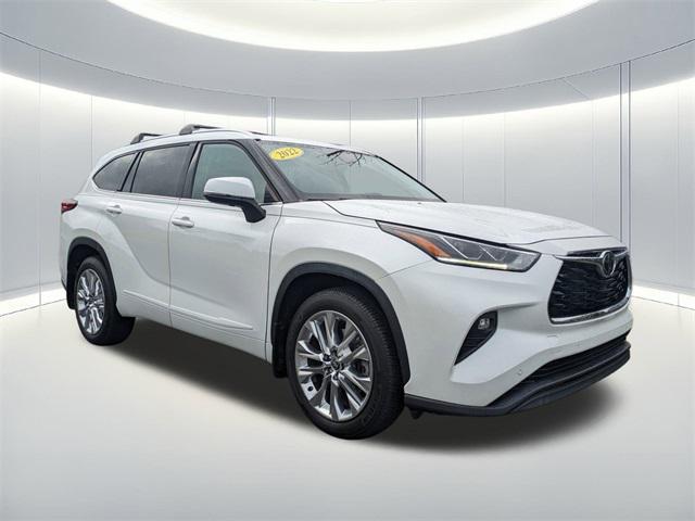 used 2022 Toyota Highlander car, priced at $34,786