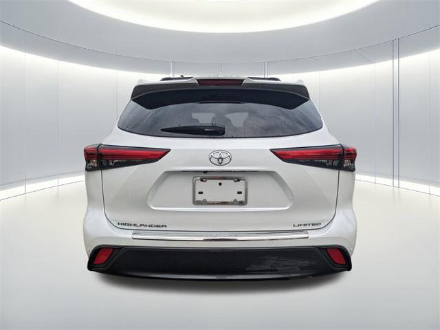 used 2022 Toyota Highlander car, priced at $34,786
