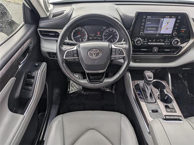 used 2022 Toyota Highlander car, priced at $34,786