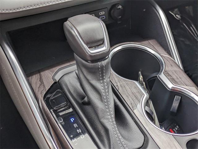 used 2022 Toyota Highlander car, priced at $34,786