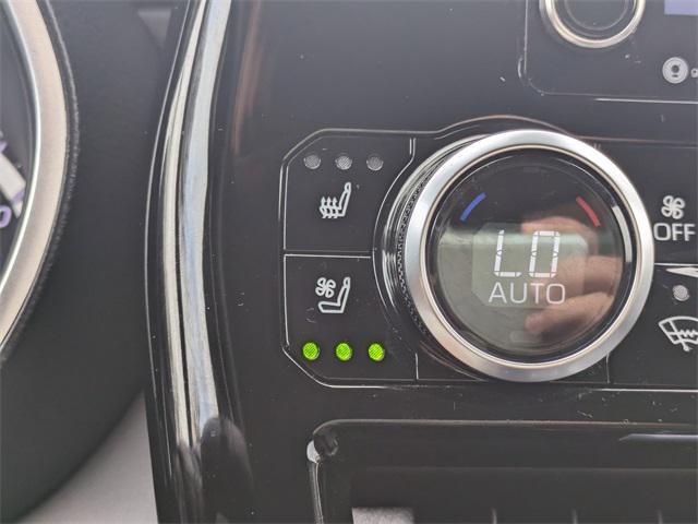 used 2022 Toyota Highlander car, priced at $34,786