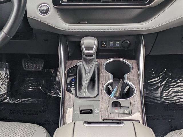 used 2022 Toyota Highlander car, priced at $34,786