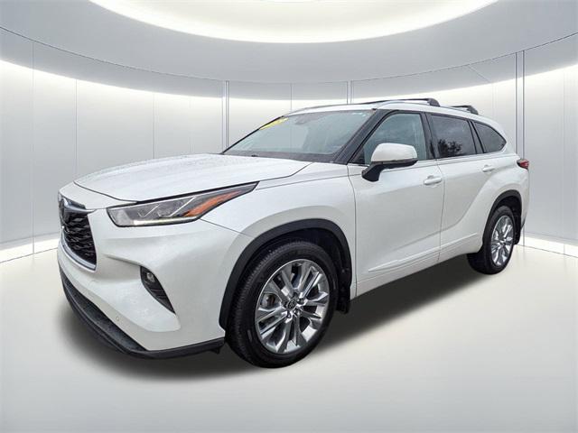 used 2022 Toyota Highlander car, priced at $34,786
