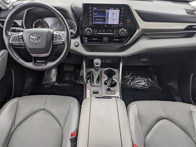 used 2022 Toyota Highlander car, priced at $34,786