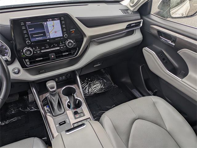 used 2022 Toyota Highlander car, priced at $34,786