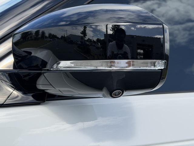 used 2025 Land Rover Discovery car, priced at $59,991