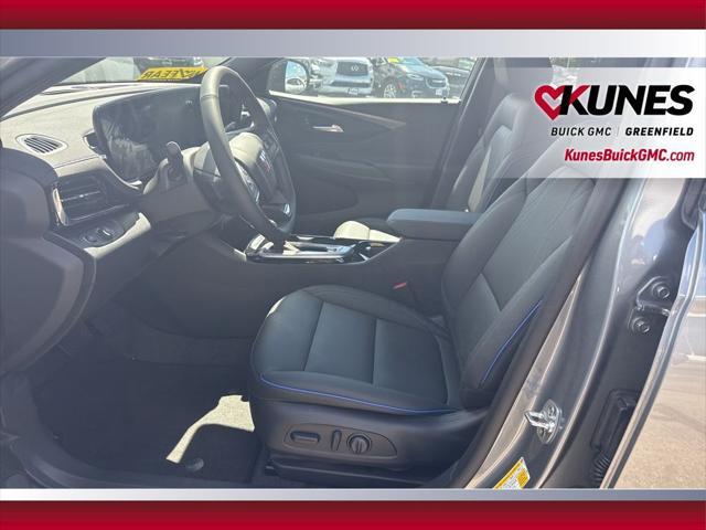 new 2025 Buick Envista car, priced at $27,985