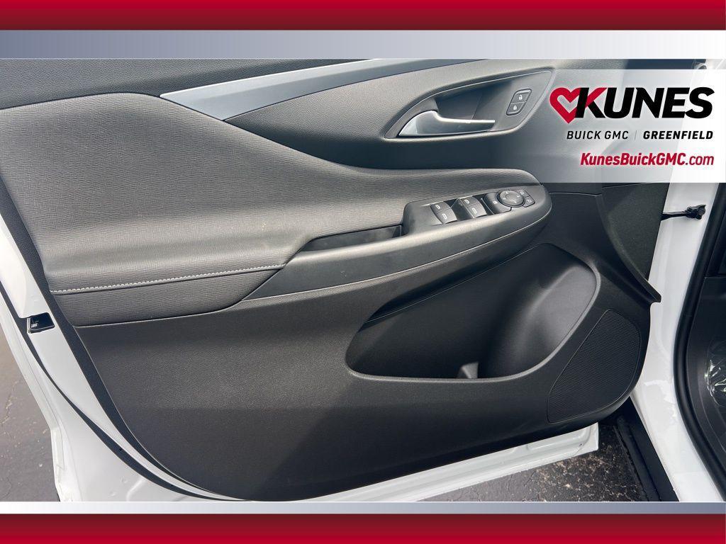 new 2025 Buick Envista car, priced at $24,275