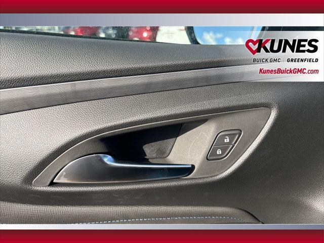 new 2025 Buick Envista car, priced at $28,755